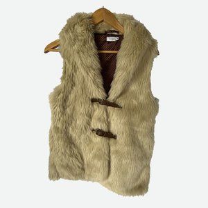 TOBI FAUX FUR VEST WITH BUCKLES - LIGHT TAN